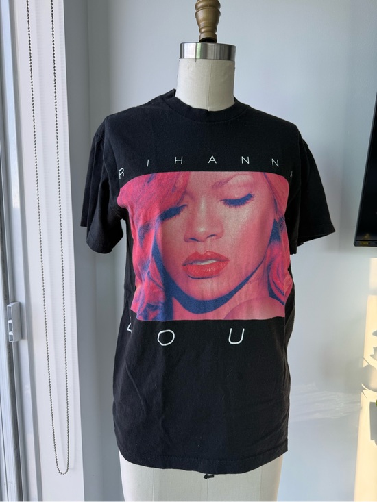 Delta Tops - Rihanna Loud Tour concert tee